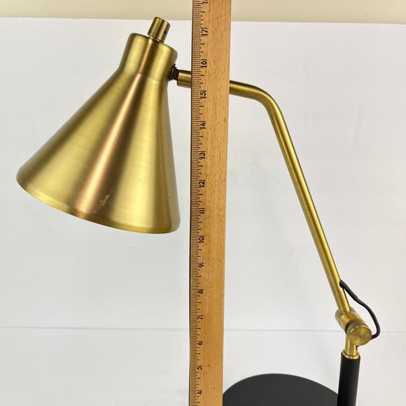 Welldone Model HW-T3047D Brass Desk Lamp With Adjustable Arm - Picture 7 of 9
